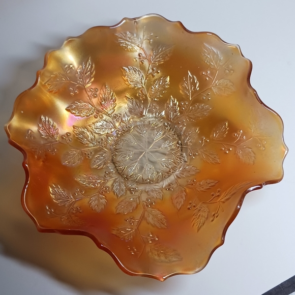 Fenton Ruffled Edge Bowl Holly Berry Marigold Carnival Glass Iridescent Leaf 9" - Picture 2 of 9
